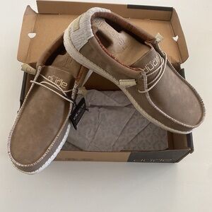 Brand new Hey Dude Wally Loafers in Recycled Leather Traventine Men's 12